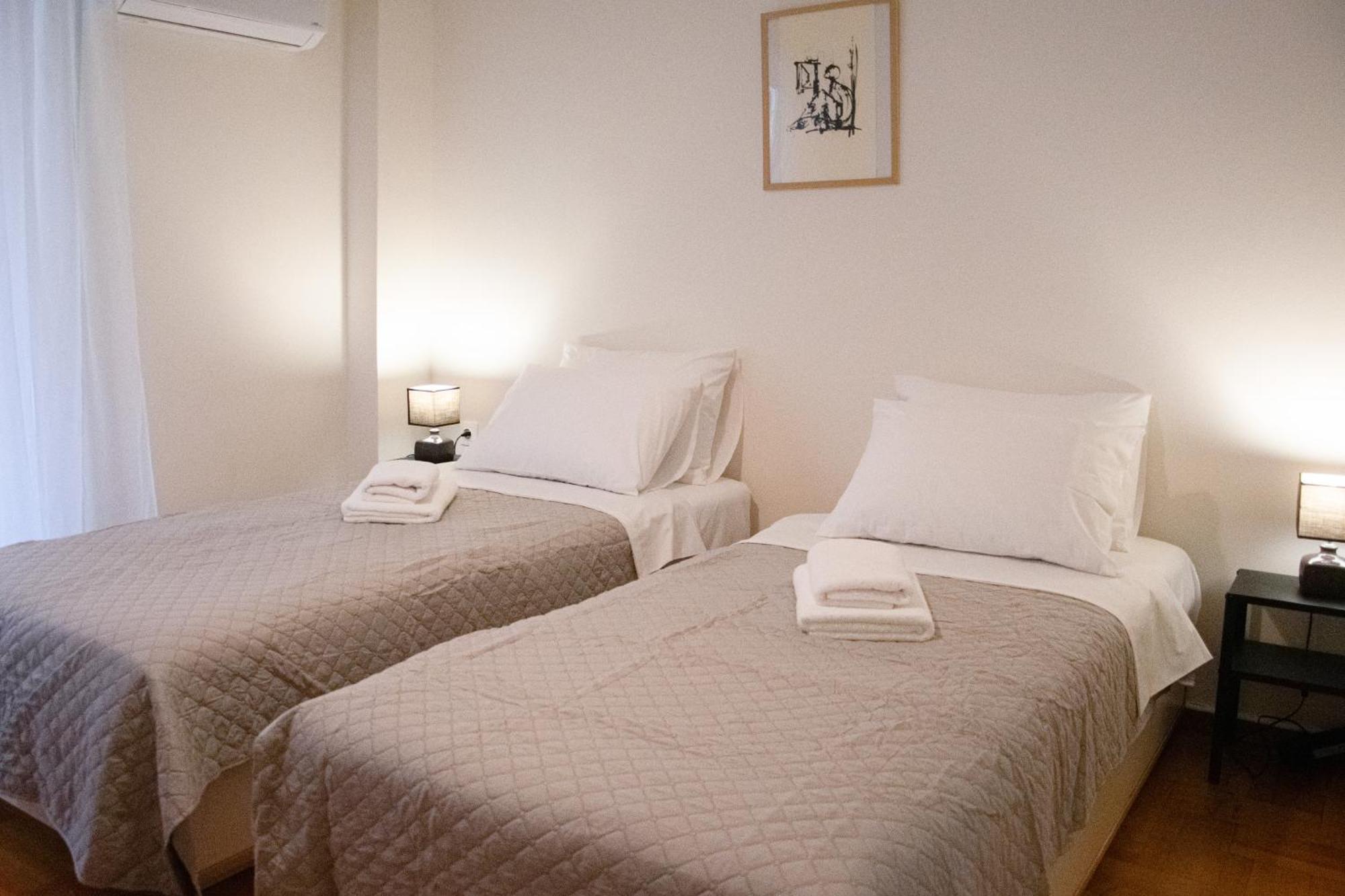 Spacious Modern Apartment In Pagkrati Athen Eksteriør billede